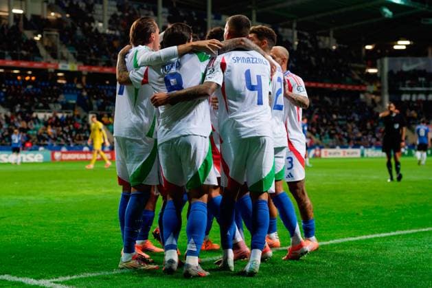 CALCIO - FIFA Mondiali - Qualifiers - Estonia vs Italy Pio Esposito of Italy celebrates after scoring a goal with teammates during Qualifiers - Estonia vs Italy, FIFA World Cup, WM, Weltmeisterschaft, Fussball match in Tallin, Estonia, October 11 2025 Tallin Estonia  Copyright: xIPAxSport ABACAx
