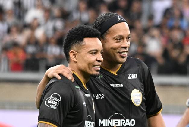 challenge of the giants Belo Horizonte (MG), 10 11 2025 - football challenge giants - Ronaldinho Gaucho and Rosinei, during the match between the Challenge of the Giants, held at the Mineirao Stadium, in the city of Belo Horizonte, this Saturday, October 11, 2025. (Foto: Paulo Ti Thenews2 imago images) SPO  Copyright: xPauloxTix
