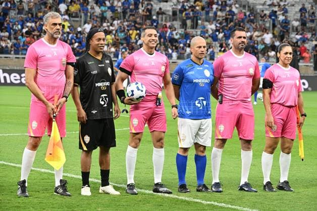 challenge of the giants Belo Horizonte (MG), 10 11 2025 - Football Challenge Giants - Players Ronaldinho Gaucho and Alex during the Challenge of the Giants match, held at Mineirao Stadium, in the city of Belo Horizonte, this Saturday, October 11, 2025. (Foto: Paulo Ti Thenews2 imago images) SPO  Copyright: xPauloxTix