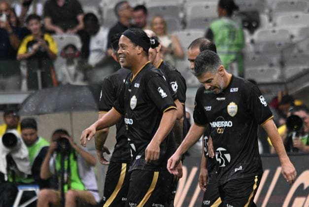 challenge of the giants Belo Horizonte (MG), 10 11 2025 - football challenge giants - Ronaldinho Gaucho player during the match between the Challenge of the Giants, held at the Mineirao stadium, in the city of Belo Horizonte, this Saturday, October 11, 2025. (Foto: Paulo Ti Thenews2 imago images) SPO  Copyright: xPauloxTix