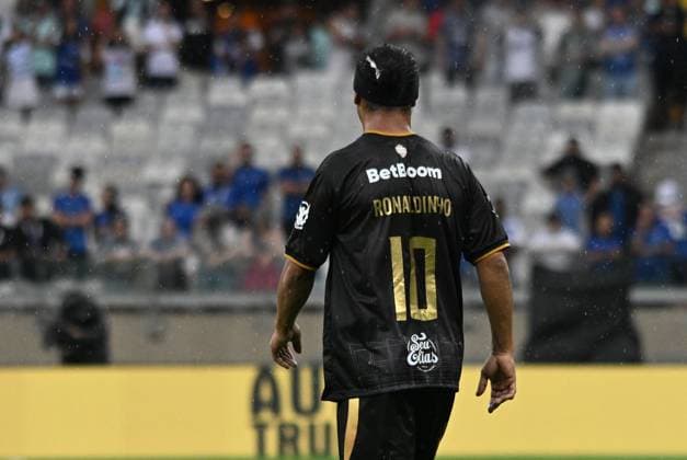 challenge of the giants Belo Horizonte (MG), 10 11 2025 - football challenge giants - Ronaldinho Gaucho player during the match between the Challenge of the Giants, held at the Mineirao stadium, in the city of Belo Horizonte, this Saturday, October 11, 2025. (Foto: Paulo Ti Thenews2 imago images) SPO  Copyright: xPauloxTix