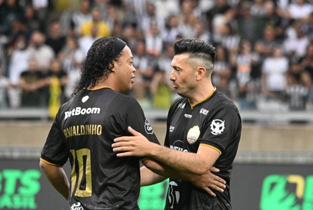 challenge of the giants Belo Horizonte (MG), 10 11 2025 - football challenge giants - Ronaldinho Gaucho player during the match between the Challenge of the Giants, held at the Mineirao stadium, in the city of Belo Horizonte, this Saturday, October 11, 2025. (Foto: Paulo Ti Thenews2 imago images) SPO  Copyright: xPauloxTix