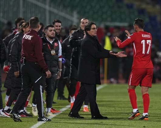 Bulgaria v Turkiye - 2026 FIFA World Cup, WM, Weltmeisterschaft, Fussball European Qualifiers SOFIA, BULGARIA - OCTOBER 11: Irfan Can Kahveci (17) and Head Coach Vincenzo Montella of Turkiye celebrate after a goal during the 2026 FIFA World Cup European Qualifier Group E match between Bulgaria and Turkiye at Vasil Levski National Stadium in Sofia, Bulgaria on October 11, 2025. Mehmet Emin Menguarslan Anadolu Sofia Bulgaria. Editorial use only. Please get in touch for any other usage.  Copyright: x2025xAnadoluxMehmetxEminxMenguarslanx