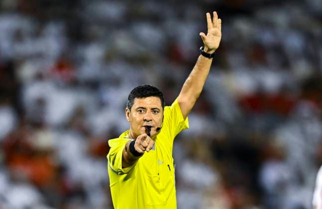 UNITED ARAB EMIRATES v OMAN-2026 FIFA World Cup, WM, Weltmeisterschaft, Fussball ASIAN QUALIFIER PLAYOFFS Australian referee Alireza Faghani reacts during the FIFA World Cup 2026 AFC Asian qualifiers playoffs group A match between United Arab Emirates and Oman at Jassim Bin Hamad Stadium in Doha, Qatar, on October 11, 2025. DOHA Qatar Copyright: xNOUSHADx