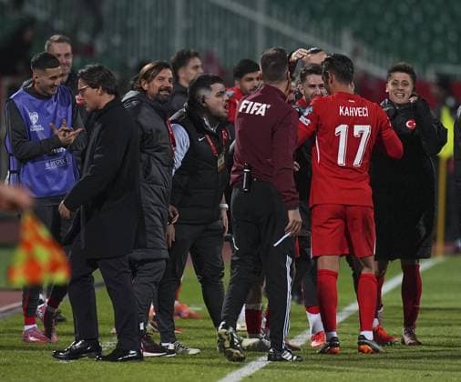 Bulgaria v Turkiye - 2026 FIFA World Cup, WM, Weltmeisterschaft, Fussball European Qualifiers SOFIA, BULGARIA - OCTOBER 11: Irfan Can Kahveci (17) of Turkiye celebrates with his teammates after a goal during the 2026 FIFA World Cup European Qualifier Group E match between Bulgaria and Turkiye at Vasil Levski National Stadium in Sofia, Bulgaria on October 11, 2025. Mehmet Emin Menguarslan Anadolu Sofia Bulgaria. Editorial use only. Please get in touch for any other usage.  Copyright: x2025xAnadoluxMehmetxEminxMenguarslanx
