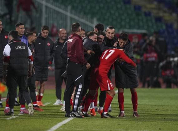Bulgaria v Turkiye - 2026 FIFA World Cup, WM, Weltmeisterschaft, Fussball European Qualifiers SOFIA, BULGARIA - OCTOBER 11: Irfan Can Kahveci (17) of Turkiye celebrates with his teammates after a goal during the 2026 FIFA World Cup European Qualifier Group E match between Bulgaria and Turkiye at Vasil Levski National Stadium in Sofia, Bulgaria on October 11, 2025. Mehmet Emin Menguarslan Anadolu Sofia Bulgaria. Editorial use only. Please get in touch for any other usage.  Copyright: x2025xAnadoluxMehmetxEminxMenguarslanx