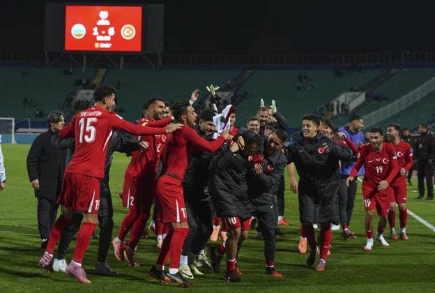 Bulgaria v Turkiye - 2026 FIFA World Cup, WM, Weltmeisterschaft, Fussball European Qualifiers SOFIA, BULGARIA - OCTOBER 11: Players of Turkiye celebrate the victory after the 2026 FIFA World Cup European Qualifier Group E match between Bulgaria and Turkiye at Vasil Levski National Stadium in Sofia, Bulgaria on October 11, 2025. Mehmet Emin Menguarslan Anadolu Sofia Bulgaria. Editorial use only. Please get in touch for any other usage.  Copyright: x2025xAnadoluxMehmetxEminxMenguarslanx
