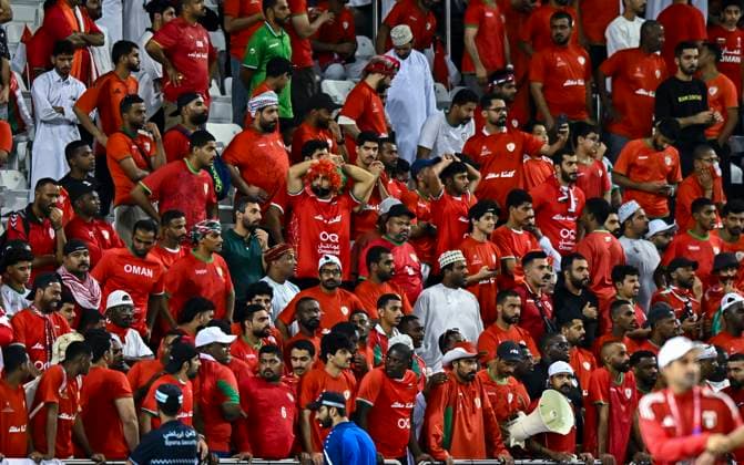 UNITED ARAB EMIRATES v OMAN-2026 FIFA World Cup, WM, Weltmeisterschaft, Fussball ASIAN QUALIFIER PLAYOFFS Fans of Oman reacts after their loss at the end of the FIFA World Cup 2026 AFC Asian qualifiers playoffs group A match between United Arab Emirates and Oman at Jassim Bin Hamad Stadium in Doha, Qatar, on October 11, 2025. DOHA Qatar Copyright: xNOUSHADx