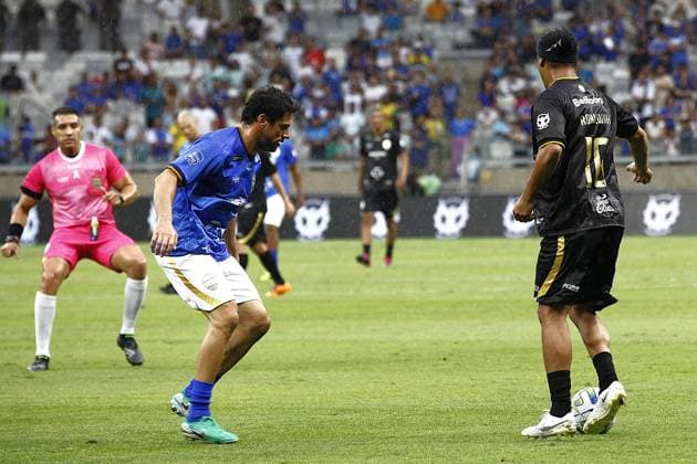 RECORD DATE NOT STATED Challenge of giants - mineirao 60 years Belo Horizonte (MG), 10 11 2025 - Football Ronaldinho s Team x Alex s Team - Fabricio scores Ronaldinho during the commemorative match between Ronaldinho s Team and Alex s Team, a friendly match celebrating Mineirao s 60th anniversary, held at Minas Arena (Mineirao), this Saturday (11) at 4:00 pm (Brasilia time). Minas Gerais Brasil Copyright: xEvandroxOliveirax
