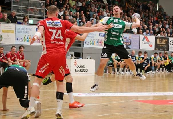 11 10 2025, xmohx, Handball 3 Liga Staffel Südwest, HG Saarlouis TSG Haßloch v l Lars Weißgerber Saarlouis DFL DFB REGULATIONS PROHIBIT ANY USE OF PHOTOGRAPHS as IMAGE SEQUENCES and or QUASI VIDEO Saarlouis