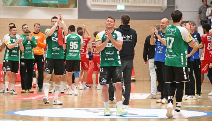 11 10 2025, xmohx, Handball 3 Liga Staffel Südwest, HG Saarlouis TV Kirchzell v l Saarlouis team celebrates victory DFL DFB REGULATIONS PROHIBIT ANY USE OF PHOTOGRAPHS as IMAGE SEQUENCES and or QUASI VIDEO Saarlouis