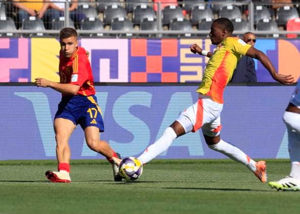 Futbol, Espana vs Colombia. Mundial sub 20, Chile 2025. El jugador de Espana Pablo Garcia es fotografiado durante un partido de cuartos de final del mundial sub 20 contra Colombia disputado en el estadio Fiscal de Talca, Chile. 11 10 2025 Jose Robles Photosport Football, Spain vs Colombia. U-20 World Cup Championship. Spain™s player Pablo Garcia is pictured during a round of 8 match of the U-20 World Cup against Colombia at the Fiscal stadium in Talca, Chile. 11 10 2025 Jose Robles Photosport Espana vs Colombia, mundial sub 20 Chile 2025 