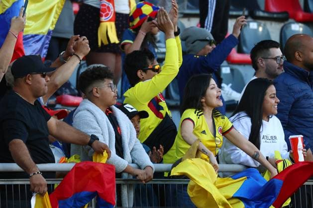 Futbol, Espana vs Colombia. Mundial sub 20, Chile 2025. Hinchas de Colombianos son fotografiados durante un partido de cuartos de final del mundial sub 20 contra Espana disputado en el estadio Fiscal de Talca, Chile. 11 10 2025 Eduardo Fortes Photosport Football, Spain vs Colombia. U-20 World Cup Championship. Colombian™s fans are pictured during a round of 8 match of the U-20 World Cup against Spain at the Fiscal stadium in Talca, Chile. 11 10 2025 Eduardo Fortes Photosport Espana vs Colombia, mundial sub 20 Chile 2025 