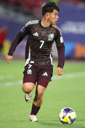 Futbol, Mexico vs Argentina. Mundial sub 20, Chile 2025. El jugador de Mexico Alexei Dominguez es fotografiado durante un partido de cuartos de final del mundial sub 20 contra Argentina disputado en el estadio Nacional de Santiago, Chile. 11 10 2025 Jonnathan Oyarzun Photosport Football, Mexico vs Argentina. U-20 World Cup Championship. Mexico™s player Alexei Dominguez is pictured during a quarterfinal match of the U-20 World Cup against Argentina at the Nacional stadium in Santiago, Chile. 11 10 2025 Jonnathan Oyarzun Photosport Mexico vs Argentina, mundial sub 20 Chile 2025 