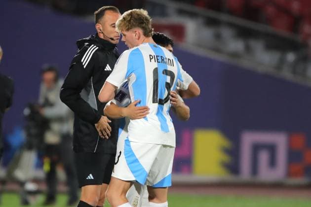 Futbol, Mexico vs Argentina. Mundial sub 20, Chile 2025. El jugador de Argentina Valente Pierani es fotografiado durante un partido de cuartos de final del mundial sub 20 contra Mexico disputado en el estadio Nacional de Santiago, Chile. 11 10 2025 Jonnathan Oyarzun Photosport Football, Mexico vs Argentina. U-20 World Cup Championship. Argentina™s player Valente Pierani is pictured during a quarterfinal match of the U-20 World Cup against Mexico at the Nacional stadium in Santiago, Chile. 11 10 2025 Jonnathan Oyarzun Photosport Mexico vs Argentina, mundial sub 20 Chile 2025 