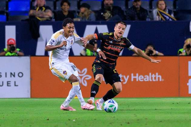 October 11, 2025, Los Angeles, California, USA: Mauricio Cuevas 19 of the LA Galaxy is fouled by Ramiro 17 of the FC Dallas during their regular season MLS, Fussball Herren, USA match on Saturday October 11, 2025 at Dignity Health Sports Park Stadium in Carson, California. LA Galaxy defeats FC Dallas, 2-1. JAVIER ROJAS PI Los Angeles USA - ZUMAp124 20251011_zaa_p124_040 Copyright: xJavierxRojasx