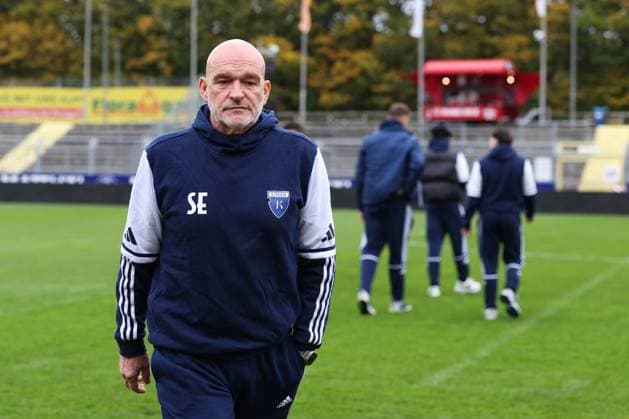 11 10 2025, Football, Men, Regionalliga Nord, Matchday 14, VfB Oldenburg BSV Kickers Emden Coach Stefan Emmerling BSV Kickers Emden