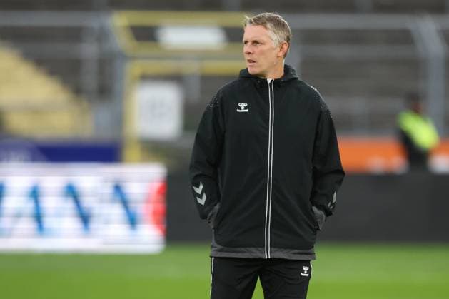 11 10 2025, Football, Men, Regionalliga Nord, Matchday 14, VfB Oldenburg BSV Kickers Emden Co Coach Marius Ebbers VfB Oldenburg