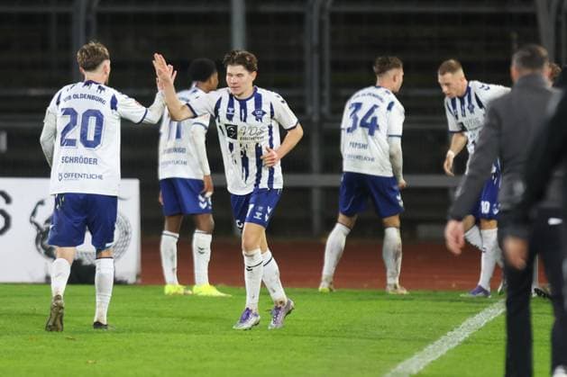 11 10 2025, Soccer, Men, Regionalliga Nord, Matchday 14, VfB Oldenburg BSV Kickers Emden Goal celebration 2 1 by Moses Otuali 30 VfB Oldenburg