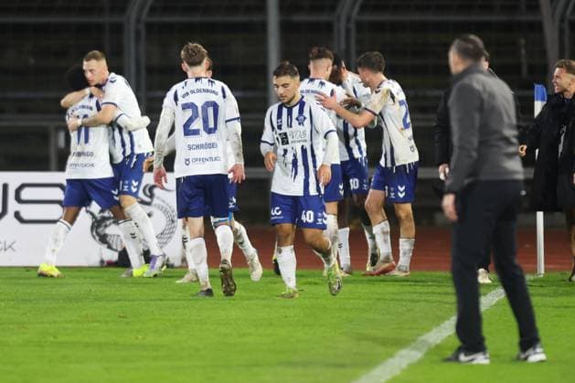 11 10 2025, Soccer, Men, Regionalliga Nord, Matchday 14, VfB Oldenburg BSV Kickers Emden Goal celebration 2 1 by Moses Otuali 30 VfB Oldenburg