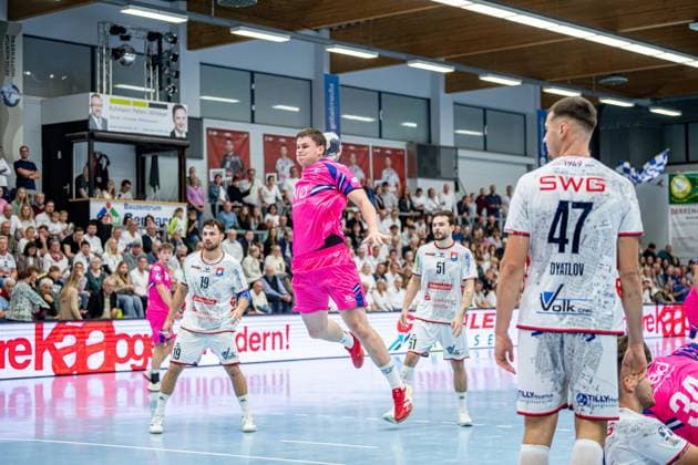 2. Handball Bundesliga; TV Hüttenberg - TSV Bayer Dormagen, 11.10.25 Paul Scholl (TSV Bayer Dormagen, 47), Vit Reichl (TV Hüttenberg, 19), Hendrik Schreiber (TV Hüttenberg, 51), Danil Dyatlov (TV Hüttenberg, 47) 2. Handball Bundesliga; TV Hüttenberg - TSV Bayer Dormagen: Hüttenberg, 11.10.25 Copyright: xBEAUTIFULxSPORTS Roeczeyx