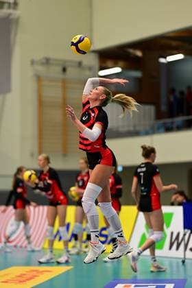 Volleyball I Women I Season 2025 2026 I Bundesliga I 1 Matchday I ETV Hamburger Volksbank Volleys Allianz MTV Stuttgart I 11 10 2025 Lina Köster 3, ETV Hamburger Volksbank Volleys Hamburg CU Arena Hamburg Germany Copyright: xLobeca FelixxSchlikisx