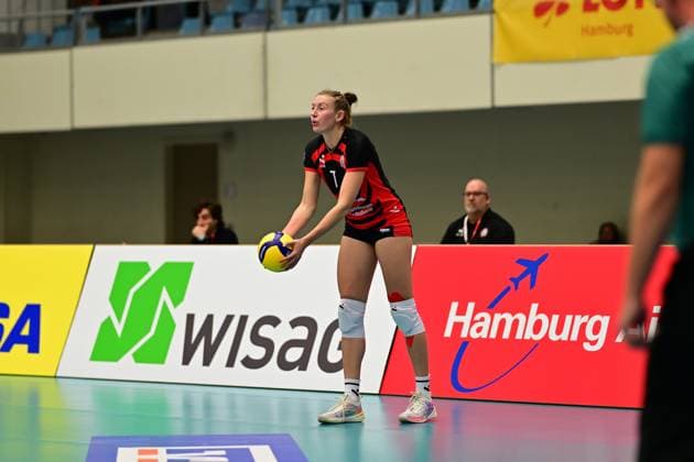 Volleyball I Women I Season 2025 2026 I Bundesliga I 1 Matchday I ETV Hamburger Volksbank Volleys Allianz MTV Stuttgart I 11 10 2025 Leonie Körtzinger 7, ETV Hamburger Volksbank Volleys Hamburg CU Arena Hamburg Germany Copyright: xLobeca FelixxSchlikisx