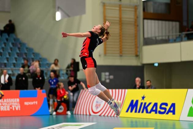 Volleyball I Women I Season 2025 2026 I Bundesliga I 1 Matchday I ETV Hamburger Volksbank Volleys Allianz MTV Stuttgart I 11 10 2025 Leonie Körtzinger 7, ETV Hamburger Volksbank Volleys Hamburg CU Arena Hamburg Germany Copyright: xLobeca FelixxSchlikisx