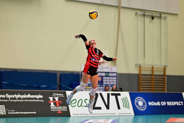 Volleyball I Women I Season 2025 2026 I Bundesliga I 1 Matchday I ETV Hamburger Volksbank Volleys Allianz MTV Stuttgart I 11 10 2025 Zoe Konjer 8, ETV Hamburger Volksbank Volleys Hamburg CU Arena Hamburg Germany Copyright: xLobeca FelixxSchlikisx