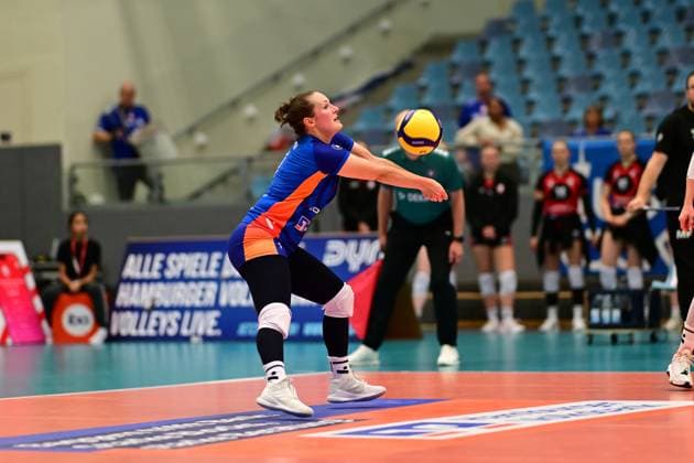 Volleyball I Women I Season 2025 2026 I Bundesliga I 1 Matchday I ETV Hamburger Volksbank Volleys Allianz MTV Stuttgart I 11 10 2025 Jana Marie Meiser 1, ETV Hamburger Volksbank Volleys Hamburg CU Arena Hamburg Germany Copyright: xLobeca FelixxSchlikisx