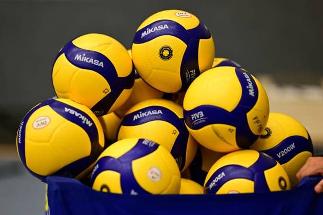 Volleyball I Women I Season 2025 2026 I Bundesliga I 1 Matchday I ETV Hamburger Volksbank Volleys Allianz MTV Stuttgart I 11 10 2025 Symbol, symbol photo, symbol image, symbol, image symbol, representation, signum, example image, sample image, reference image, sample photo, stock photo, archive photo, demonstration photo, comparison image, volleyball, ball, yellow, blue, Mikasa, Hamburg CU Arena Hamburg Germany Copyright: xLobeca FelixxSchlikisx