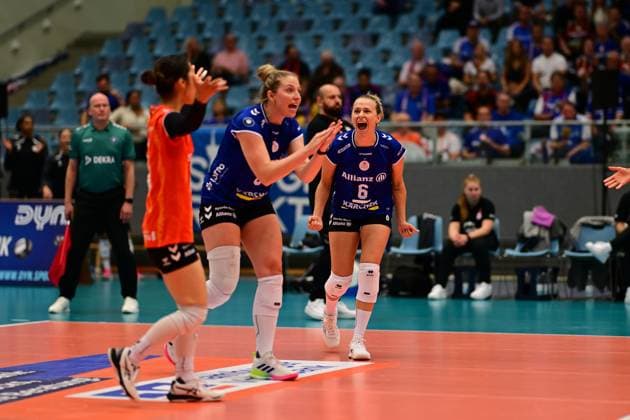 Volleyball I Women I Season 2025 2026 I Bundesliga I 1 Matchday I ETV Hamburger Volksbank Volleys Allianz MTV Stuttgart I 11 10 2025 Cheers, excitement, enthusiasm, euphoria, joy, happiness, cheerfulness at Antonia Stautz 6, Allianz MTV Stuttgart Hamburg CU Arena Hamburg Germany Copyright: xLobeca FelixxSchlikisx