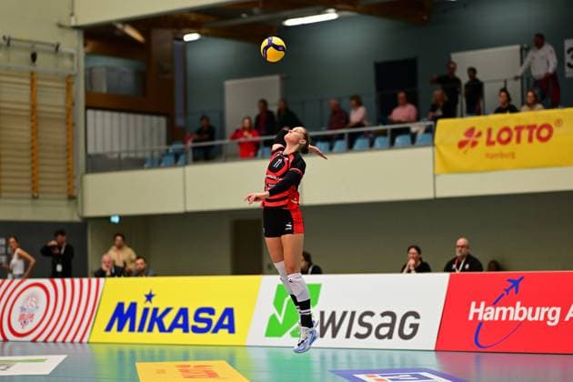 Volleyball I Women I Season 2025 2026 I Bundesliga I 1 Matchday I ETV Hamburger Volksbank Volleys Allianz MTV Stuttgart I 11 10 2025 Svea Frobel 11, ETV Hamburger Volksbank Volleys Hamburg CU Arena Hamburg Germany Copyright: xLobeca FelixxSchlikisx