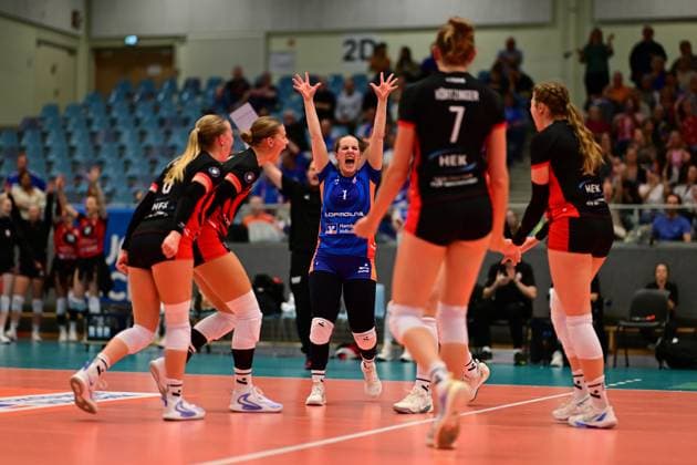 Volleyball I Women I Season 2025 2026 I Bundesliga I 1 Matchday I ETV Hamburger Volksbank Volleys Allianz MTV Stuttgart I 11 10 2025 Cheers, excitement, enthusiasm, euphoria, joy, happiness, cheerfulness at Jana Marie Meiser 1, ETV Hamburger Volksbank Volleys Hamburg CU Arena Hamburg Germany Copyright: xLobeca FelixxSchlikisx