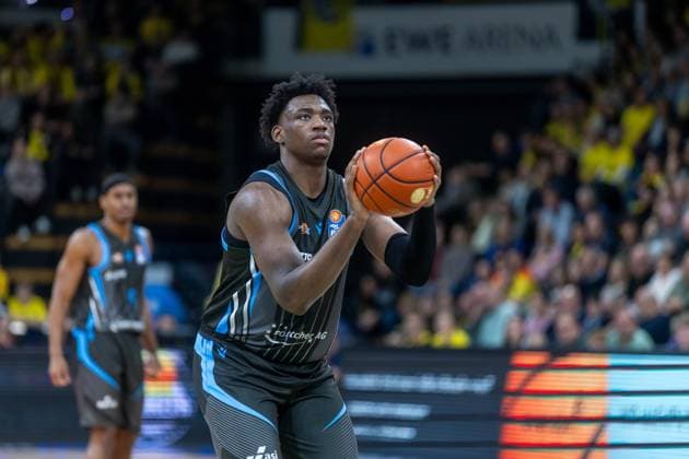 Oldenburg, Lower Saxony, DEU, 11 10 2025, Great Osobor Science City Jena EWE Baskets Oldenburg vs Science City Jena 1 Basketball Bundesliga Season 2025 2026, 4 Matchday, Grosse EWE Arena EWE Baskets Oldenburg vs Science City Jena www.andreas-burmann.de