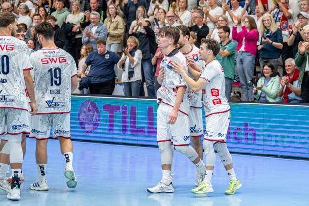 2. Handball Bundesliga; TV Hüttenberg - TSV Bayer Dormagen, 11.10.25 Paul Kompenhans (TV Hüttenberg, 34), Hendrik Schreiber (TV Hüttenberg, 51), Tim Rüdiger (TV Hüttenberg, 18), 2. Handball Bundesliga; TV Hüttenberg - TSV Bayer Dormagen: Hüttenberg, 11.10.25 Copyright: xBEAUTIFULxSPORTS Roeczeyx