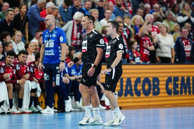 Referees Fabian Baumgart and Philipp Dinges GER, SG Flensburg Handewitt vs THW Kiel, Handball, Bundesliga, Matchday 8, Season 2026 2026, 11 10 2025 GER, SG Flensburg Handewitt vs THW Kiel, Handball, Bundesliga, Matchday 8, Season 2026 2026, 11 10 2025 Flensburg Copyright: xEibner-Pressefoto MarcelxvonxFehrnx EP_MFN