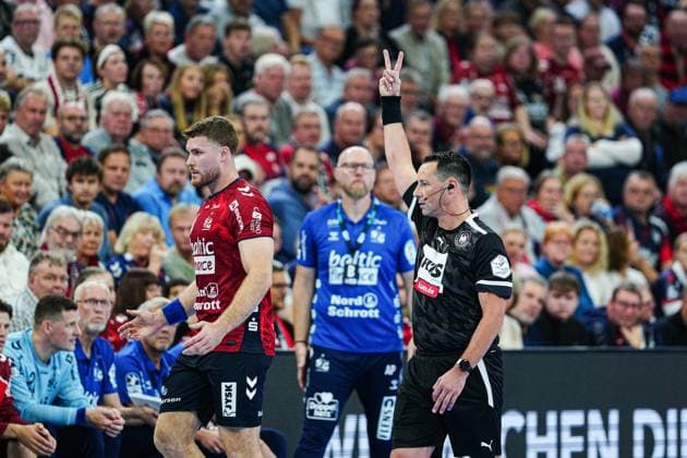 Time penalty Johannes Golla SG Flensburg Handewitt, 04 GER, SG Flensburg Handewitt vs THW Kiel, Handball, Bundesliga, Matchday 8, Season 2026 2026, 11 10 2025 GER, SG Flensburg Handewitt vs THW Kiel, Handball, Bundesliga, Matchday 8, Season 2026 2026, 11 10 2025 Flensburg Copyright: xEibner-Pressefoto MarcelxvonxFehrnx EP_MFN