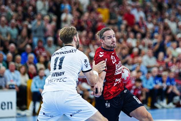 Petter Oeverby THW Kiel, 11 , Kent Robin Toennesssen SG Flensburg Handewitt, 23 GER, SG Flensburg Handewitt vs THW Kiel, Handball, Bundesliga, Matchday 8, Season 2026 2026, 11 10 2025 GER, SG Flensburg Handewitt vs THW Kiel, Handball, Bundesliga, Matchday 8, Season 2026 2026, 11 10 2025 Flensburg Copyright: xEibner-Pressefoto MarcelxvonxFehrnx EP_MFN