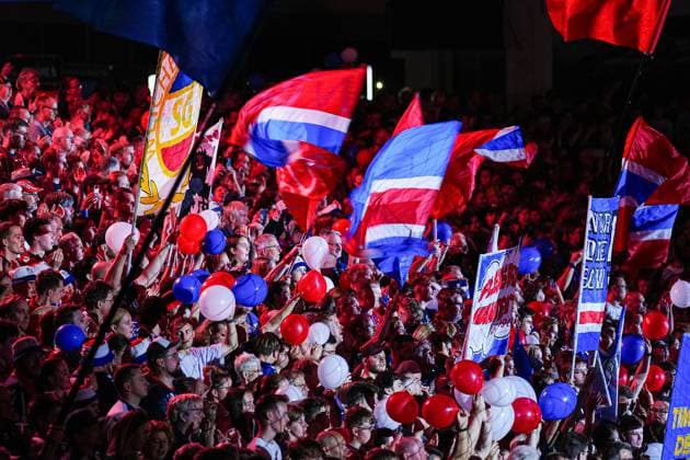 Flags and balloons of fans SG Flensburg Handewitt, theme photo, theme picture, symbol photo, symbol picture, stock photo GER, SG Flensburg Handewitt vs THW Kiel, handball, Bundesliga, match day 8, season 2026 2026, 11 10 2025 GER, SG Flensburg Handewitt vs THW Kiel, handball, Bundesliga, match day 8, season 2026 2026, 11 10 2025 Flensburg Copyright: xEibner-Pressefoto MarcelxvonxFehrnx EP_MFN