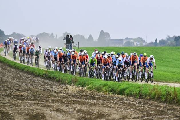 The pack of riders pictured in action during the men elite race at the UCI World Gravel Championships, Sunday 12 October 2025, in Maastricht, The Netherlands. DIRKxWAEM  x136586899x