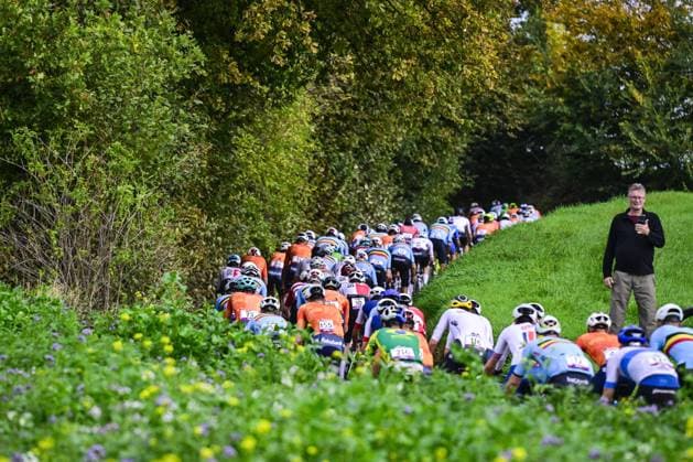 The pack of riders pictured in action during the men elite race at the UCI World Gravel Championships, Sunday 12 October 2025, in Maastricht, The Netherlands. DIRKxWAEM  x136588469x