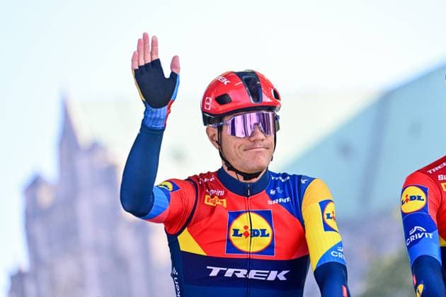 Paris Tours 2025 Cycling Race TOURS, FRANCE - OCTOBER 12 : Stuyven Jasper of Lidl - Trek on stage before the start of the race during the 119th edition of Paris Tours an UCI ProSeries 1.Pro one day cycling road race for Men Elite of 211.6 km with start in Chartres and finish in Tours on October 12, 2025 in Tours, France, 12 10 2025 ( Motordriver Guy De Vuyst - Tours France  Copyright: xPeterxDexVoechtx