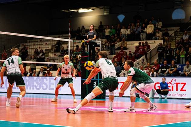 Volleyball I Men I Season 2025 2026 I Volleyball Bundesliga Ligacup I FT1844 Freiburg HELIOS Grizzlys Giesen I 12 10 2025 Anton Jung 8, FT 1844 Freiburg in reception Copyright: xLobeca Bjorn-OlexKehmx