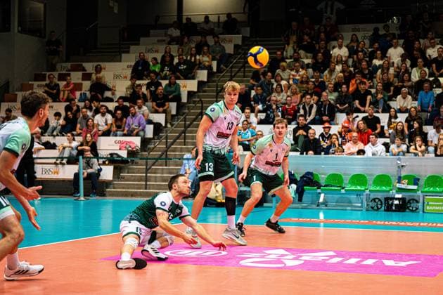 Volleyball I Men I Season 2025 2026 I Volleyball Bundesliga Ligacup I FT1844 Freiburg HELIOS Grizzlys Giesen I 12 10 2025 Jonathan Schönhagen 15, FT 1844 Freiburg in reception Copyright: xLobeca Bjorn-OlexKehmx