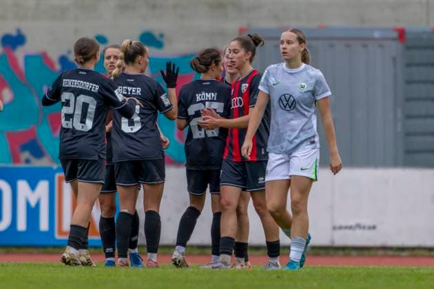 Ingolstadt, Germany 12 October 2025 2 BL Women 2025 2026 FC Ingolstadt 04 vs VfL Wolfsburg II In the picture in the Traube Goalscorer Emma Kusch FCI celebrates with her teammates after her goal for 1 1 Audi Sportpark Bayern Copyright: xFotostandx xSchäferx