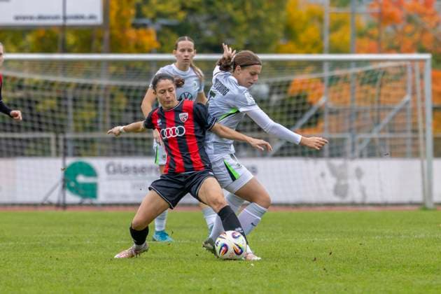 Ingolstadt, Germany 12 October 2025 2 BL Women 2025 2026 FC Ingolstadt 04 vs VfL Wolfsburg II In the picture from left in the duel Annika Kömm Koemm FCI and Maria Jonietz VfL II Audi Sportpark Bayern Copyright: xFotostandx xSchäferx