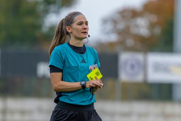 Ingolstadt, Germany 12 October 2025 2 BL Women 2025 2026 FC Ingolstadt 04 vs VfL Wolfsburg II In the picture referee Theresa Hug Audi Sportpark Bayern Copyright: xFotostandx xSchäferx