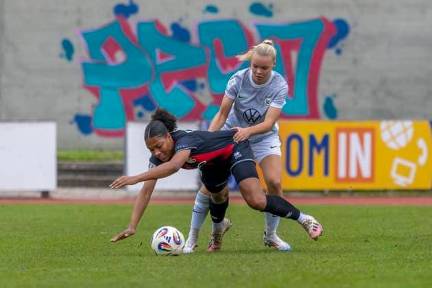 Ingolstadt, Germany 12 October 2025 2 BL Women 2025 2026 FC Ingolstadt 04 vs VfL Wolfsburg II In the picture from left in the duel Melissa Kuya Strobel FCI and Anna Schitteck VfL II Audi Sportpark Bayern Copyright: xFotostandx xSchäferx