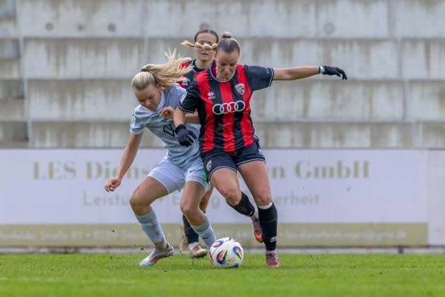 Ingolstadt, Germany 12 October 2025 2 BL Women 2025 2026 FC Ingolstadt 04 vs VfL Wolfsburg II In the picture from left in the duel Anny Kerim Lindland VfL II and Jenny Bayer FCI Audi Sportpark Bayern Copyright: xFotostandx xSchäferx